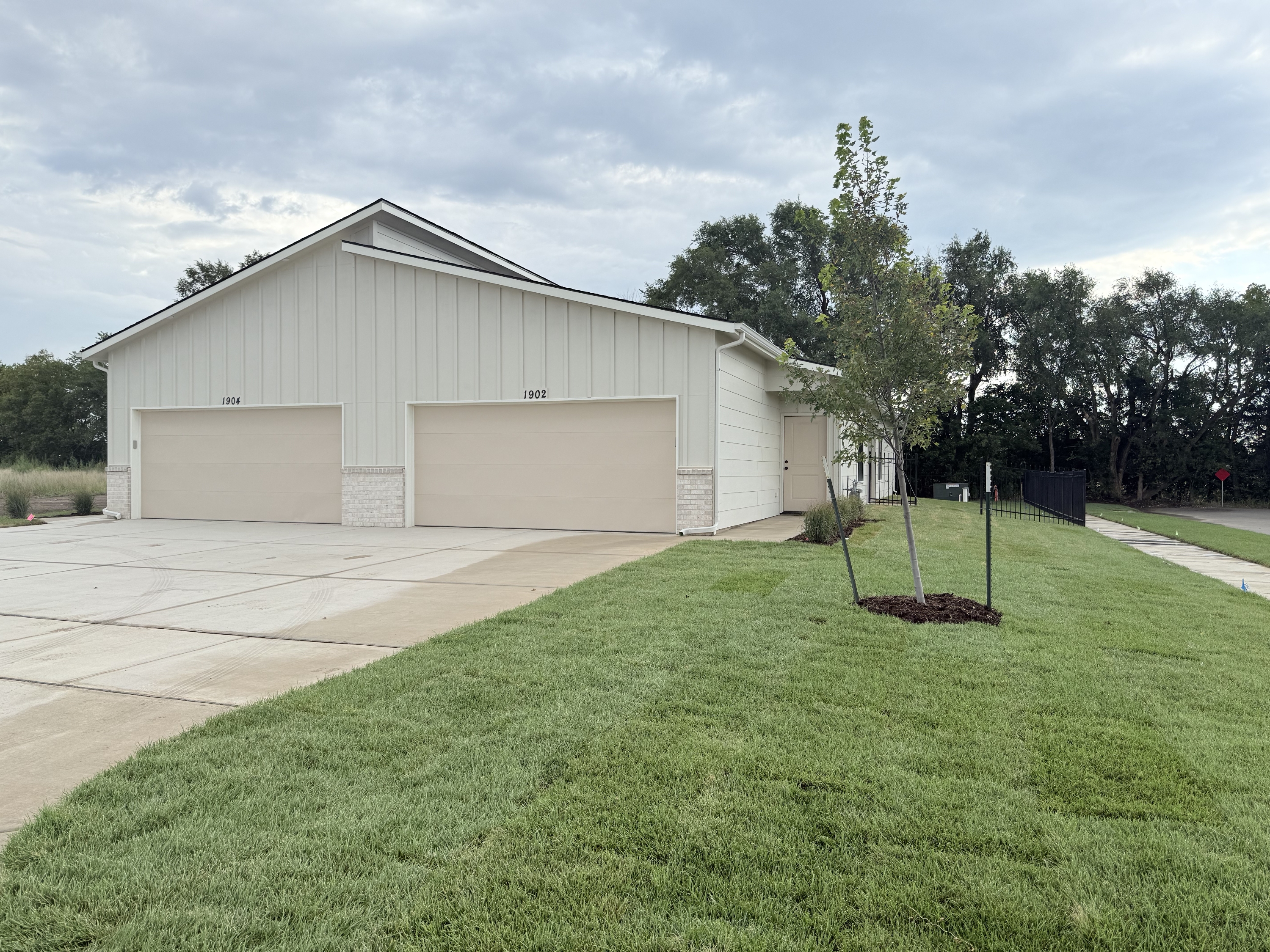 1902 N Cody Lane - 1